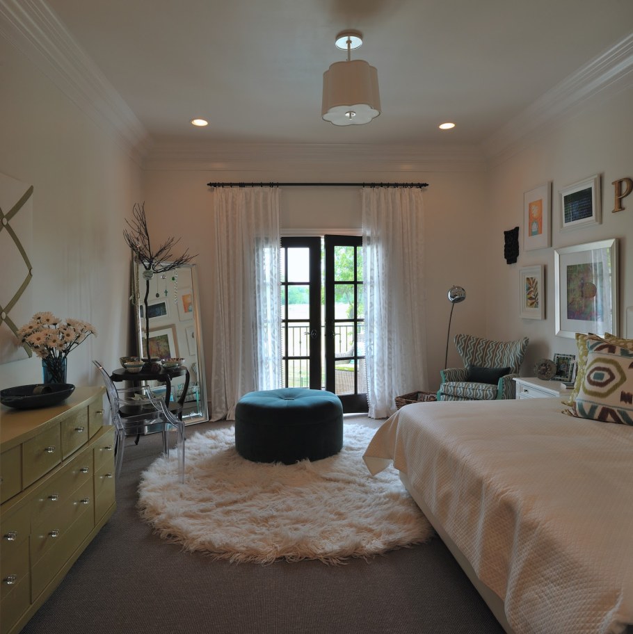 Ковры в интерьере спальни подростка