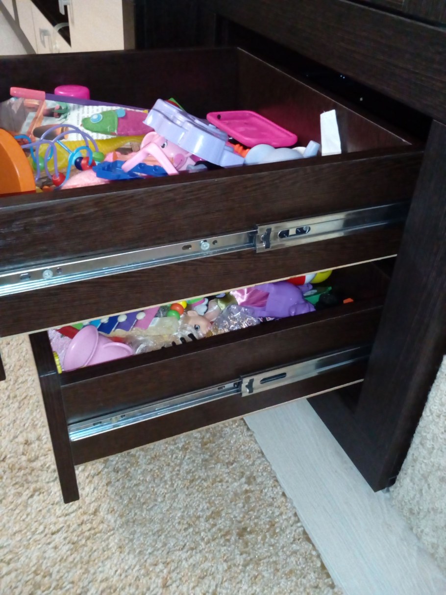 Ящик комода провалился