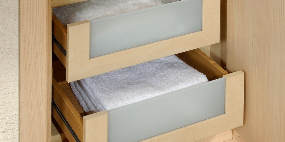 Выдвижные ящики со стеклом