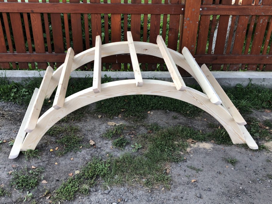 Полукруглая арка из дерева