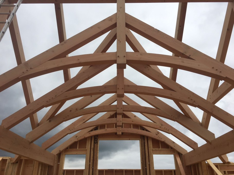 Деревянная крыша изнутри