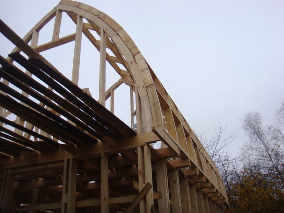 Стропильная система арочной кровли
