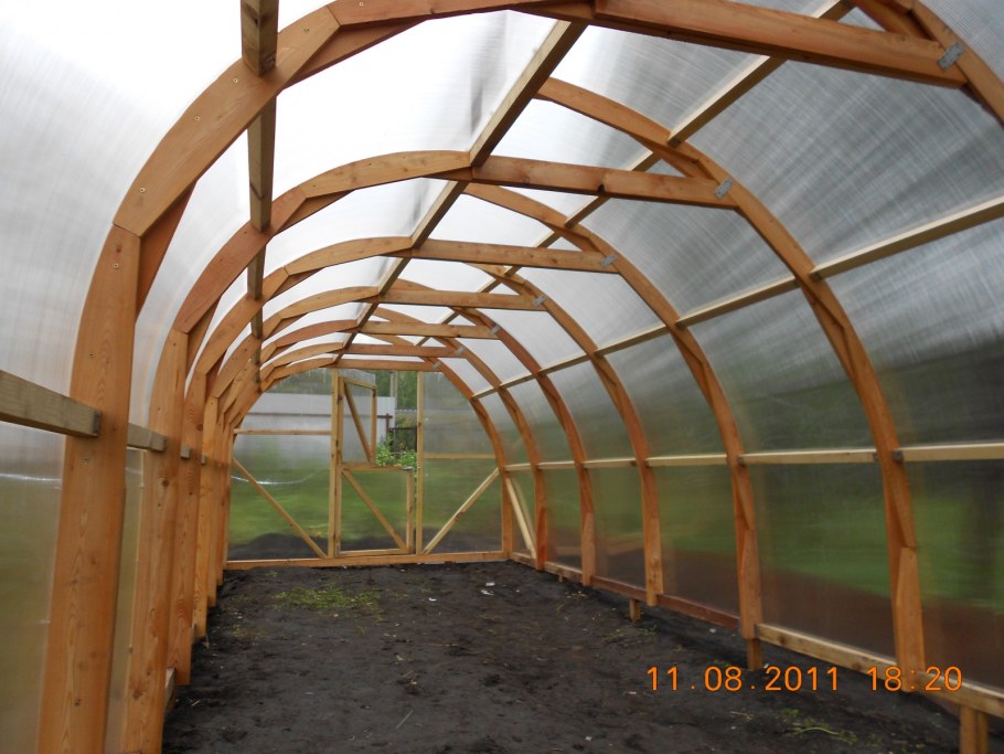 Деревянные арочные теплицы