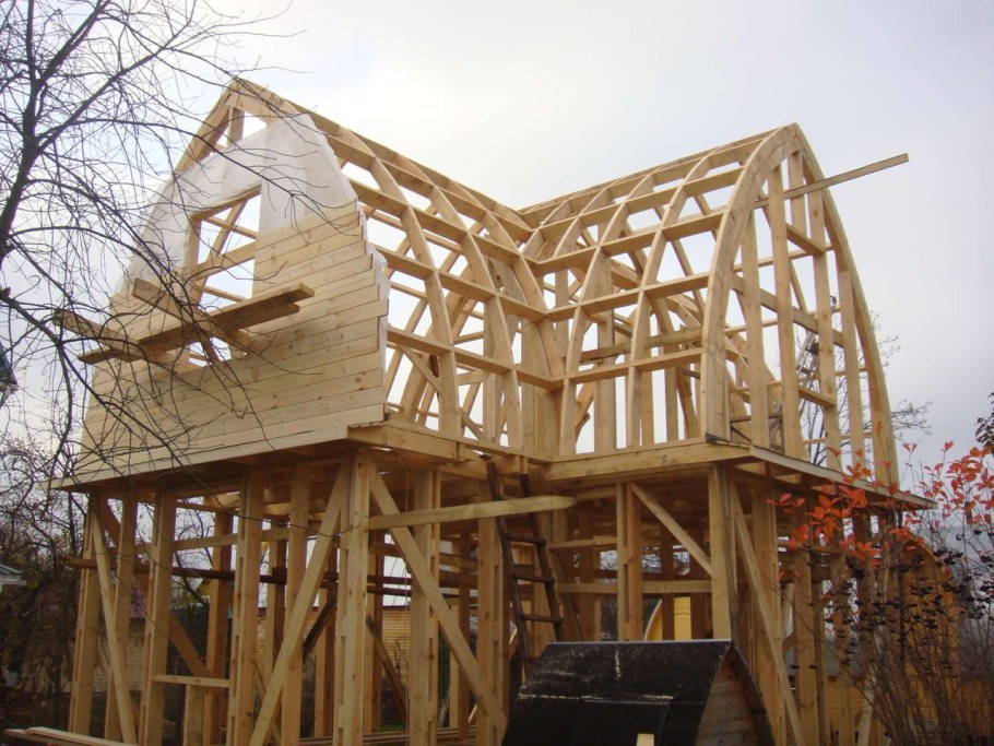 Арочная деревянная крыша