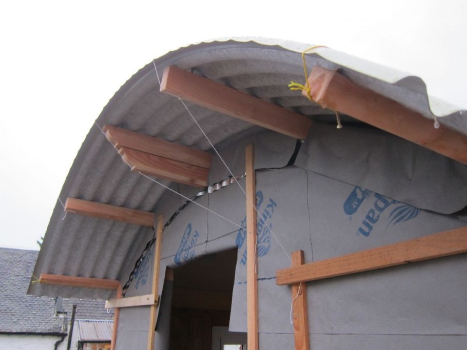 Полукруглая крыша