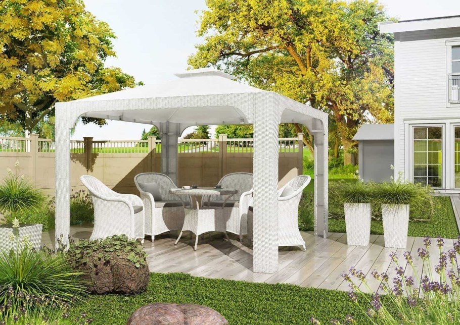 Белые садовые беседки