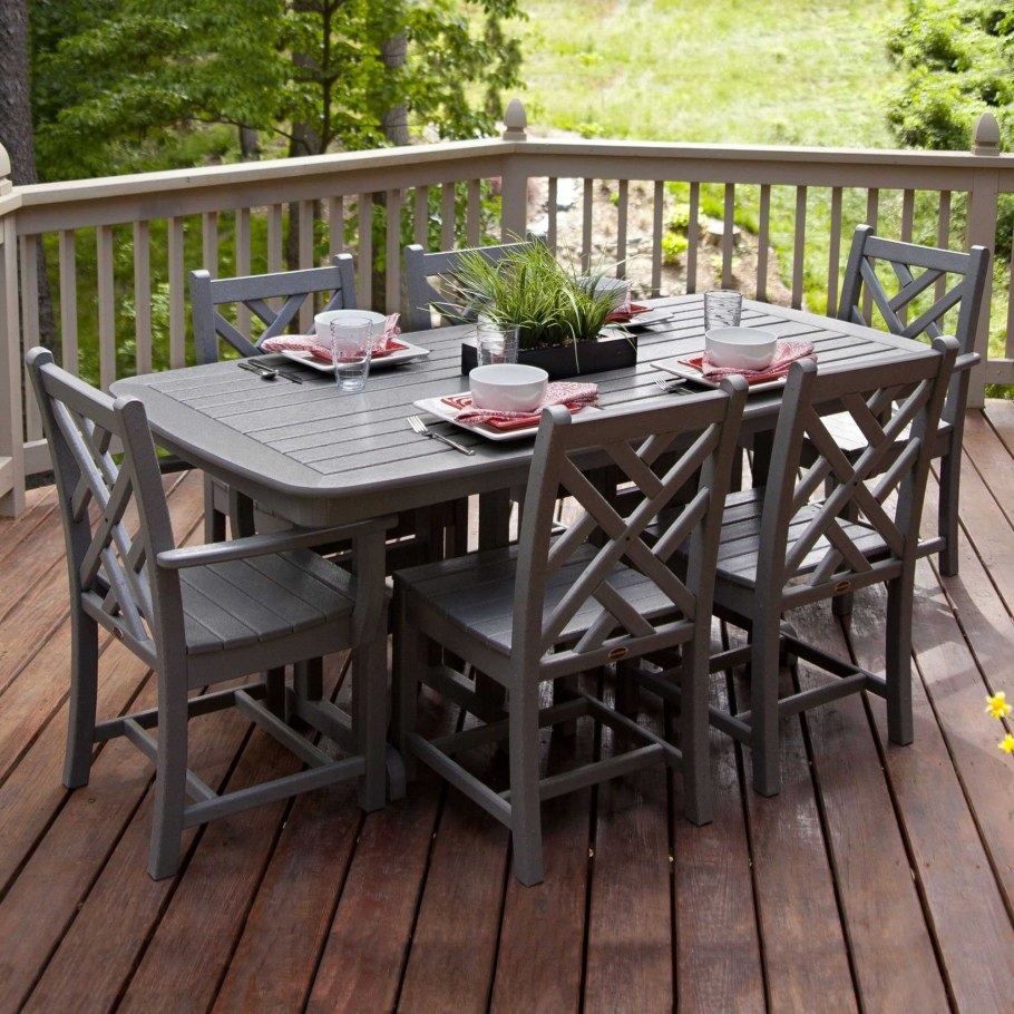 Стол на веранду