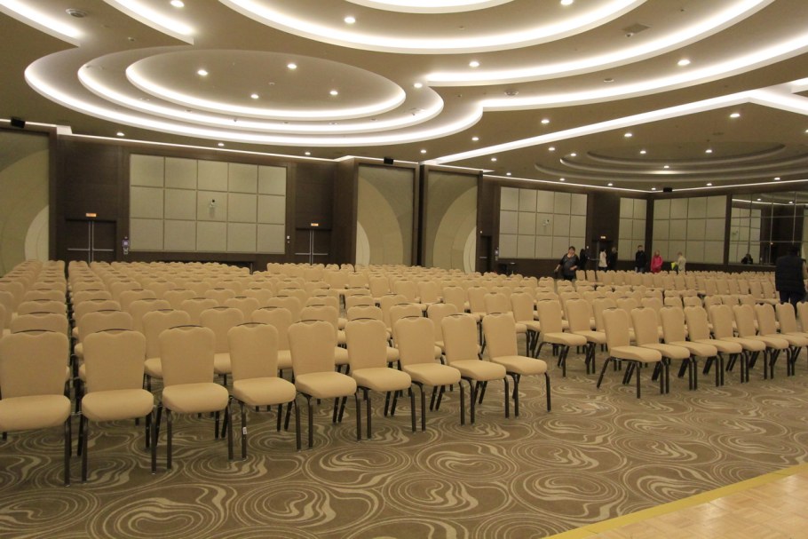 Рэдиссон Лазурная конференц зал