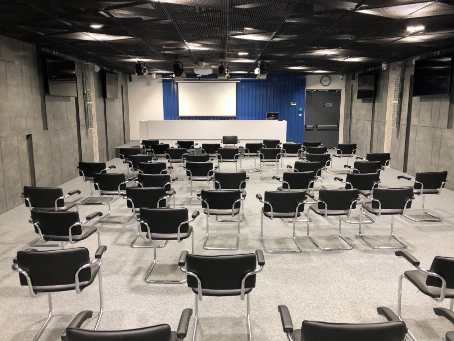 Обустройство конференц залов система синхронного перевода