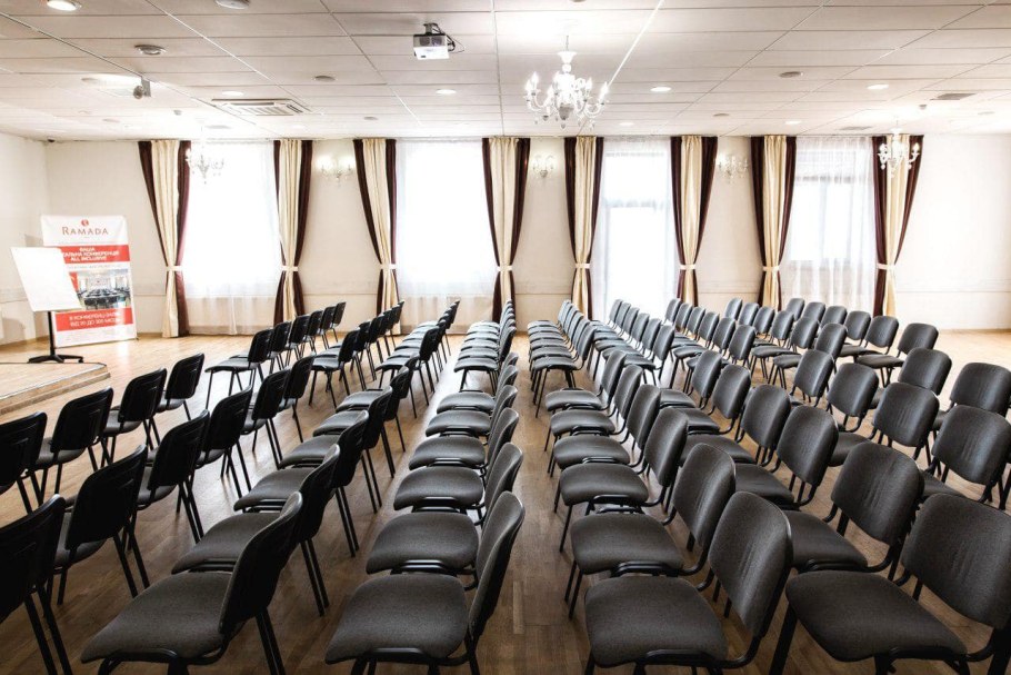 Ramada Tashkent конференц-зал