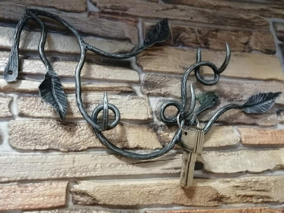 Кованая ключница