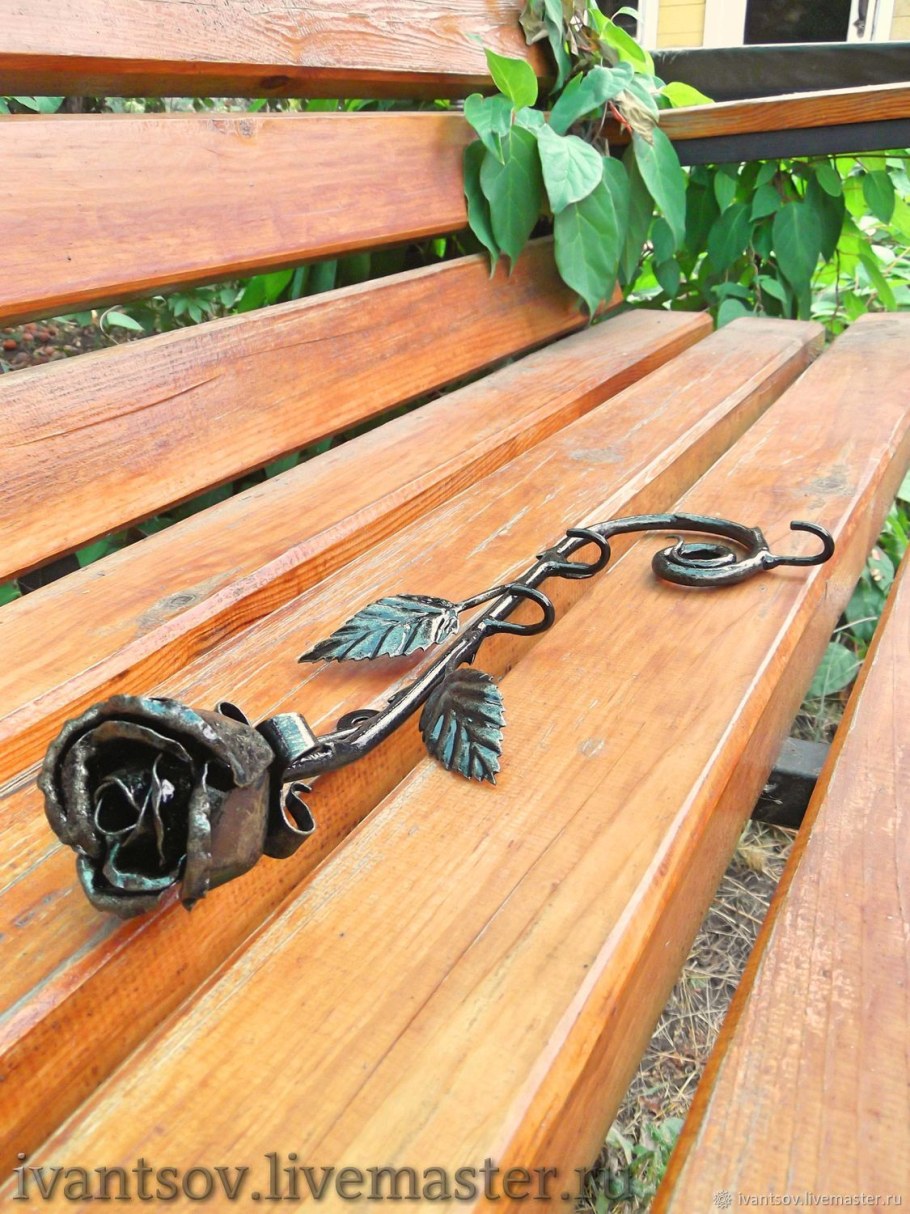 Ключница роза кованная