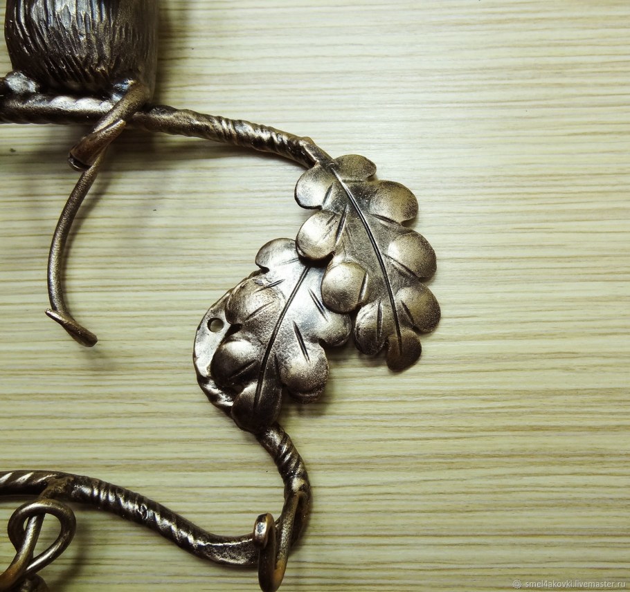 Кованая ключница на стену