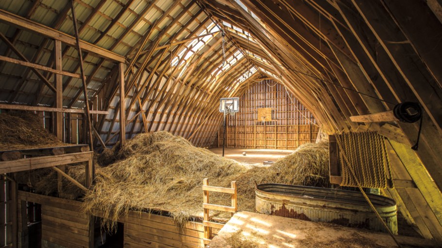 Амбар внутри на ферме