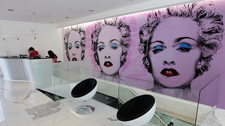 Парикмахерская в стиле поп арт