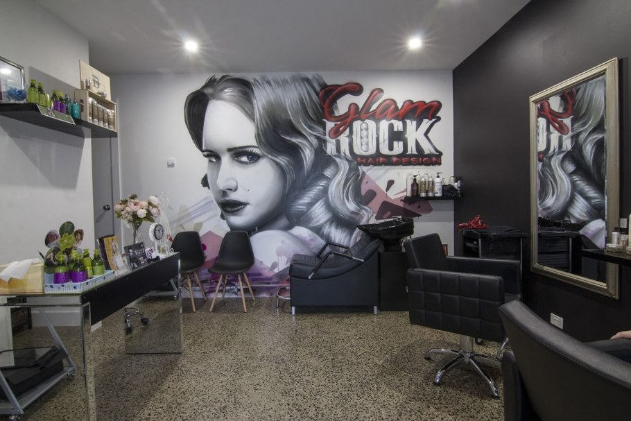 Роспись стен в салоне красоты