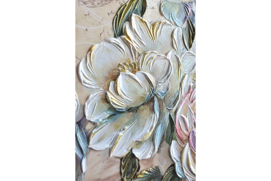 Репродукция в раме с декором