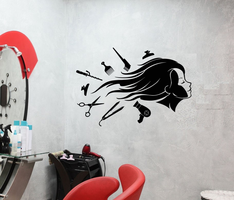 Рисунок на стене в салоне красоты