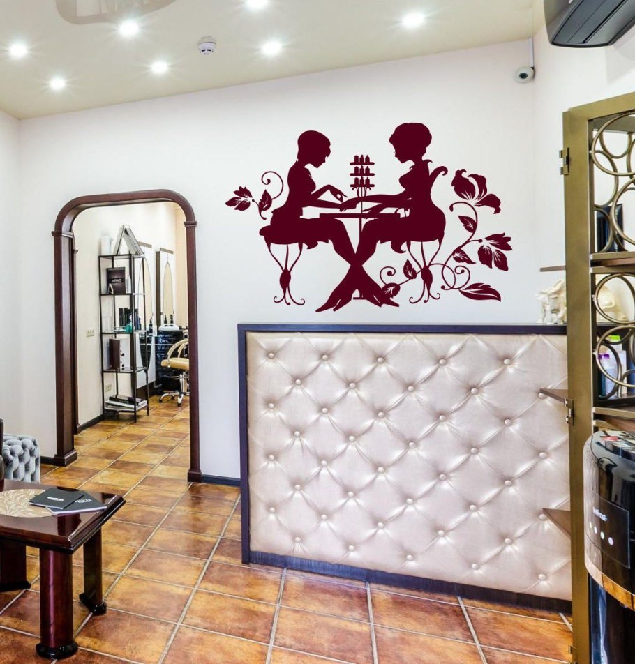 Роспись стен в салоне красоты