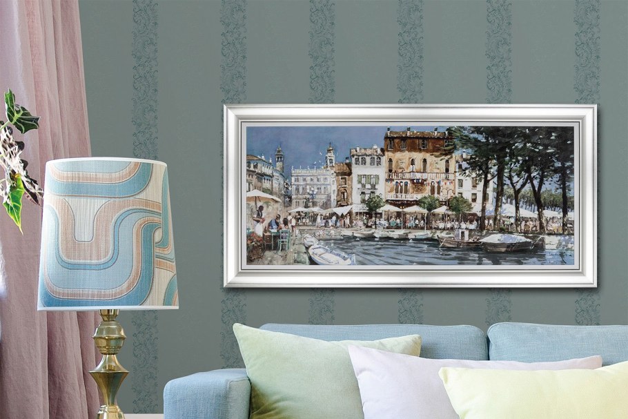 Репродукция в раме