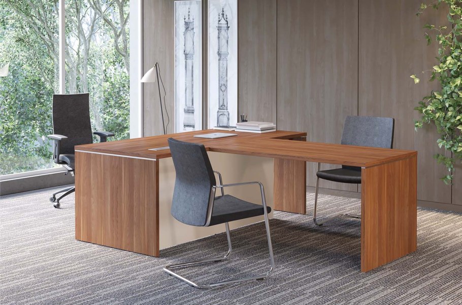 Дефо стол с брифингом