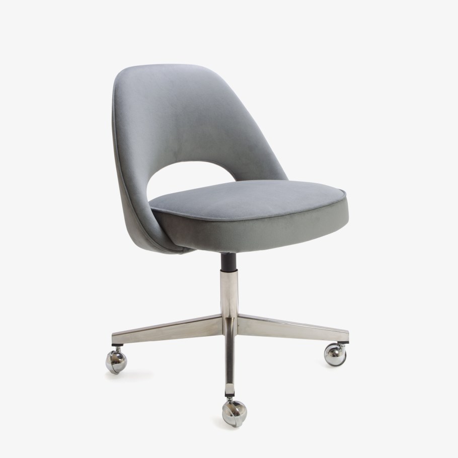 Saarinen Executive Arm Chair with Swivel Base