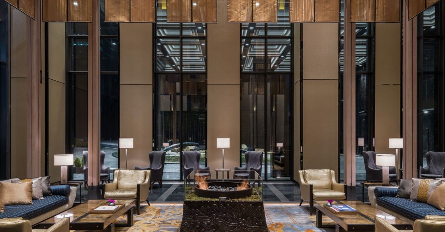 Four Seasons Hotel лобби