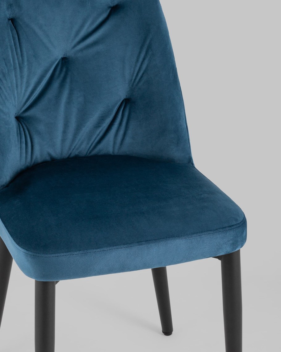 Стул с высокой спинкой с обивкой