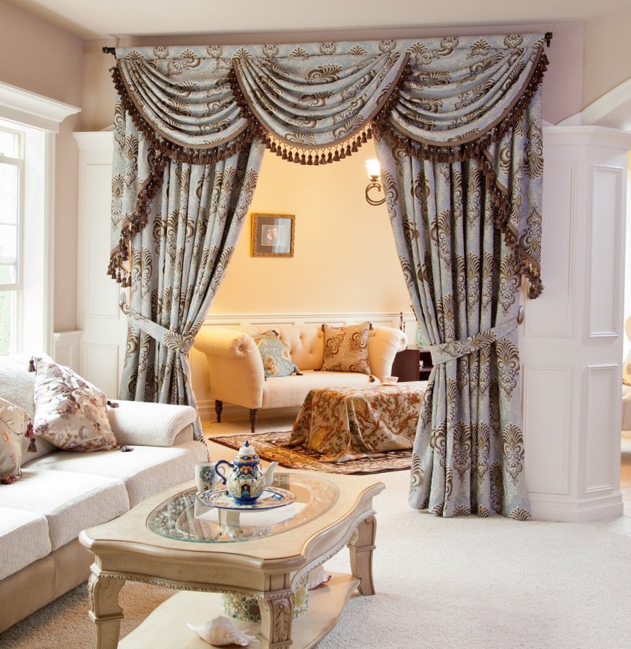 Шторы для зала в коттедже