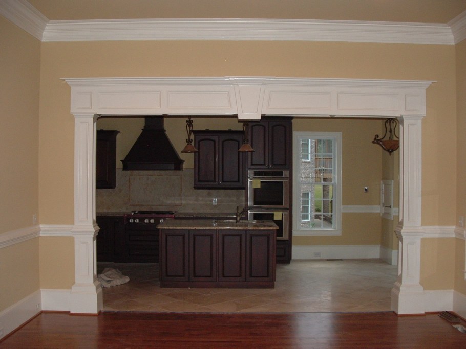 Обрамление проема лепниной