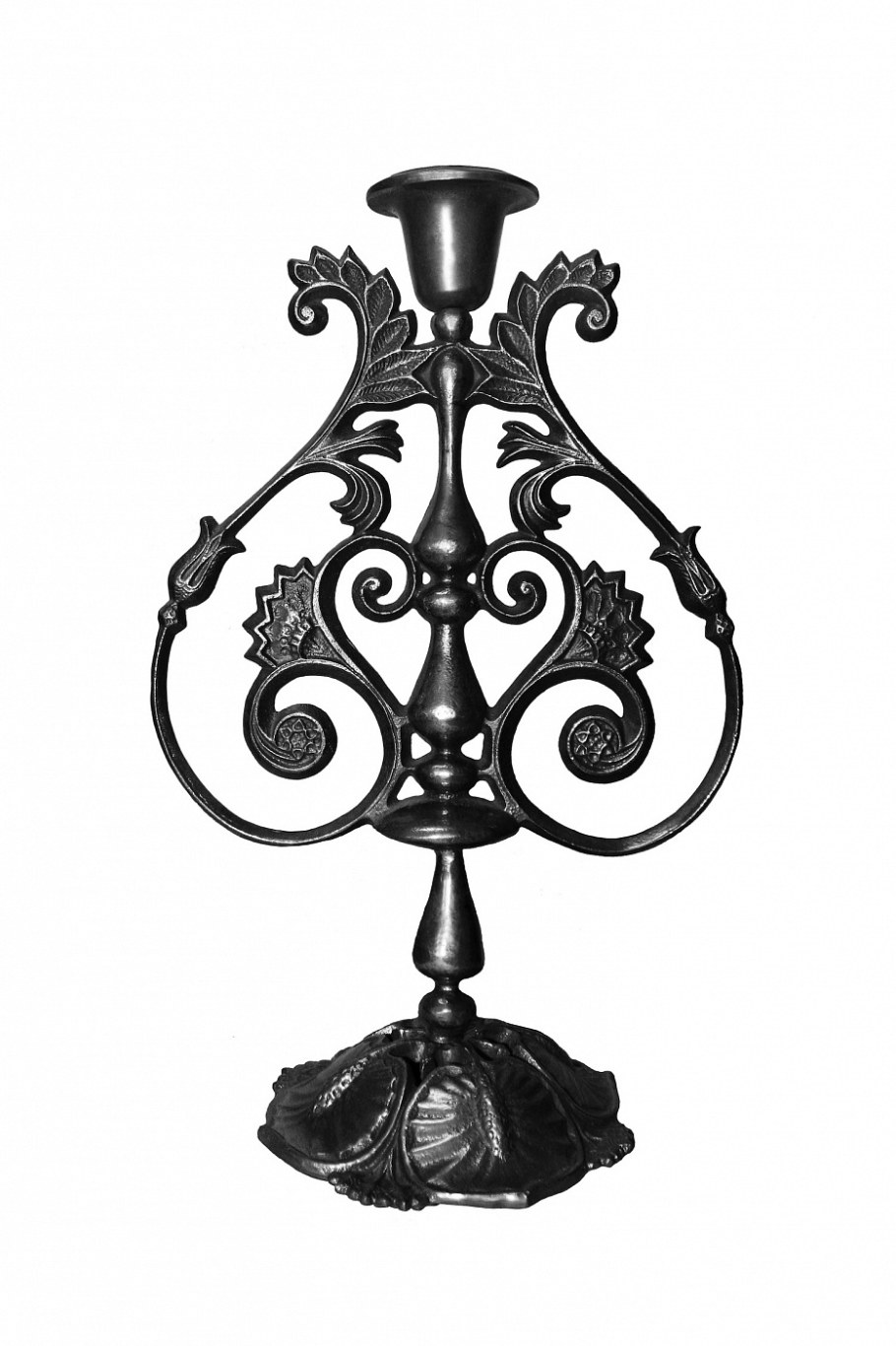 Подсвечечник из чугуна