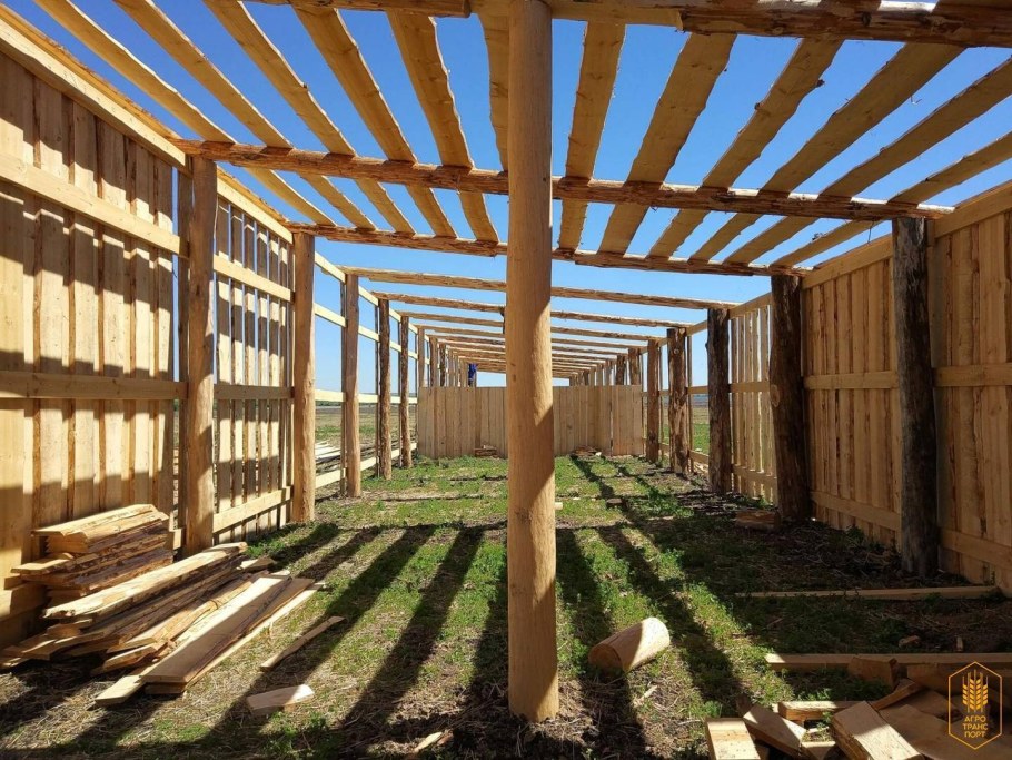 Овчарня из дерева