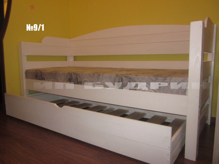 Двухъярусная кровать с выдвижным спальным местом