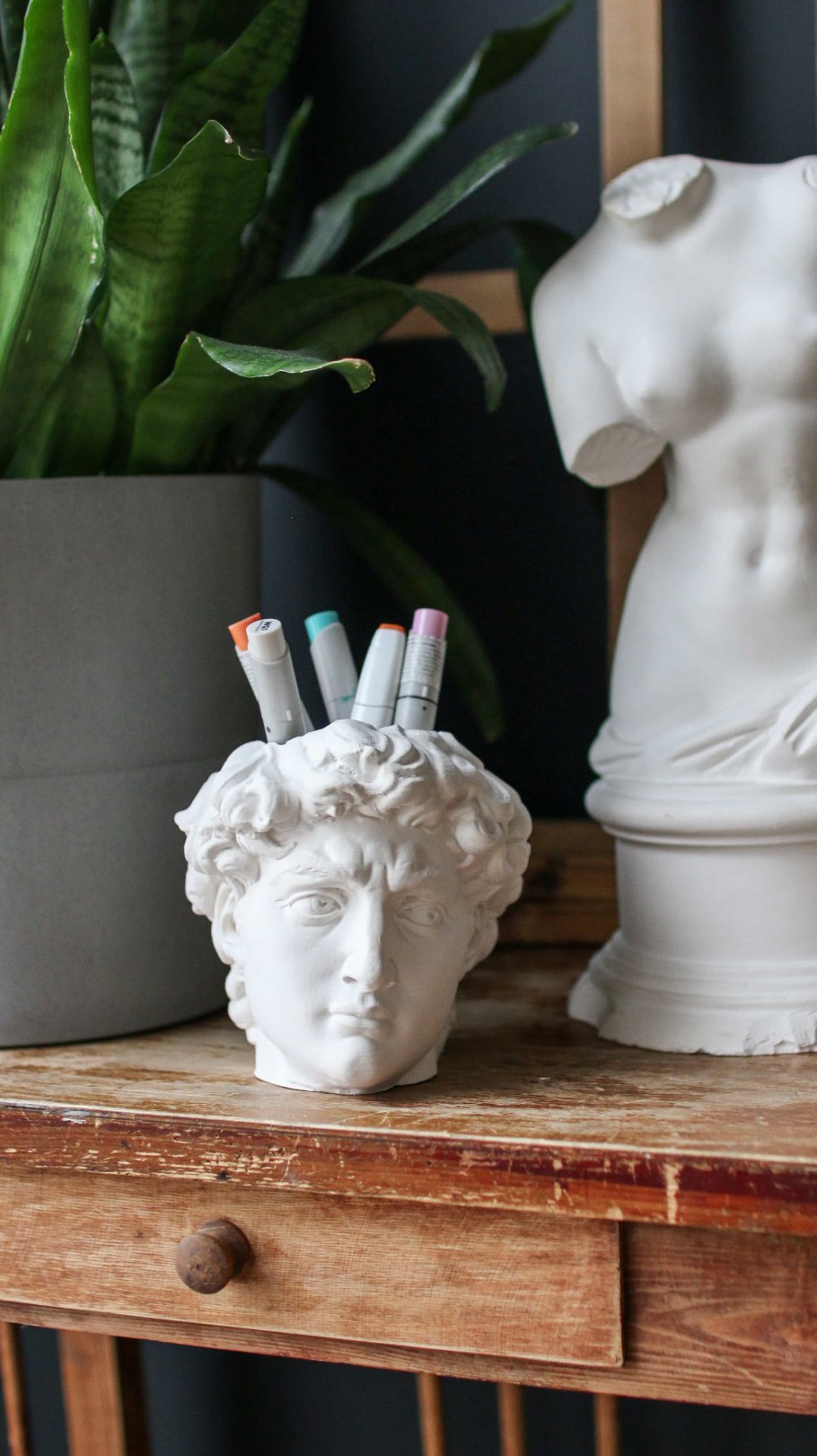 Кашпо Давид и Венера из гипса