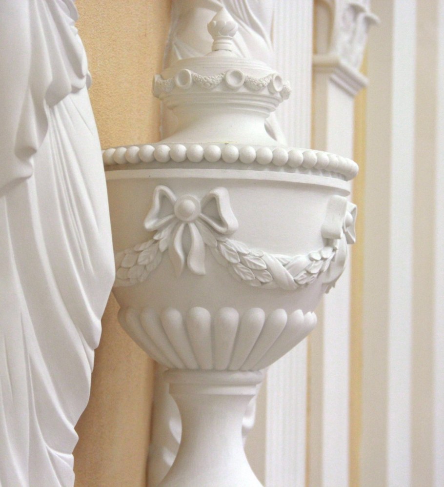 Вазы из гипса для интерьера