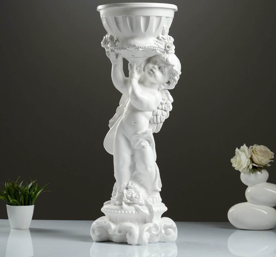 Кашпо большое "ангел с чашей" 341