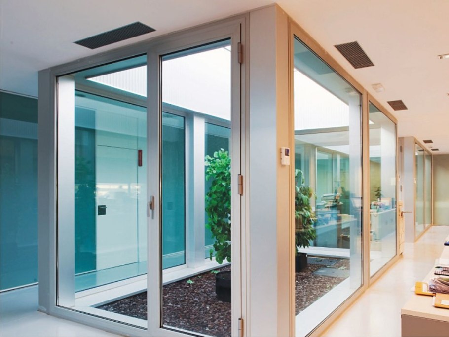 Перегородки из стеклопакетов