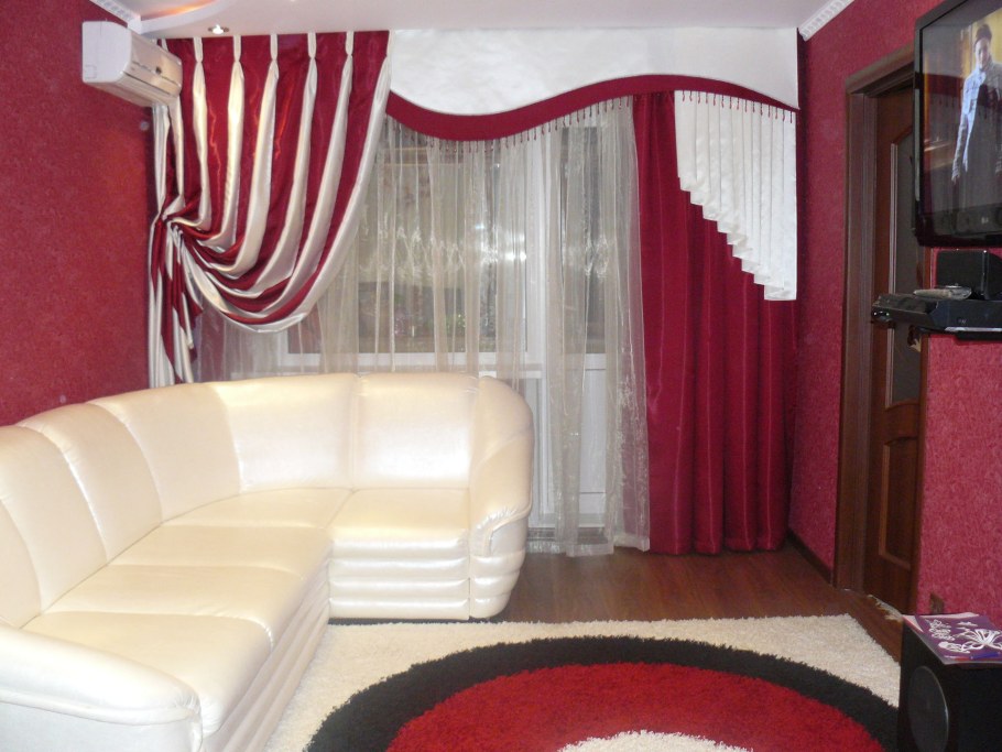 Ассиметричные шторы для гостиной