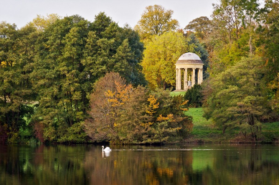 Парк Стоу в Англии