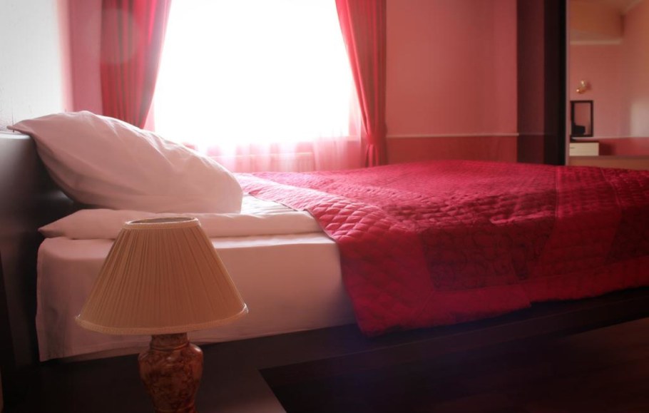 Отель небо Омск красная комната