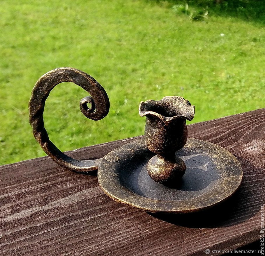 Подсвечники из металла