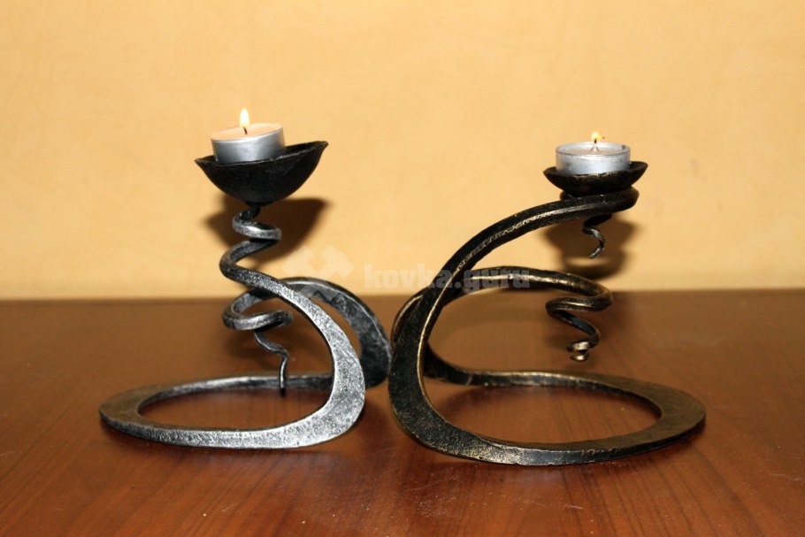 Подсвечник маленький металлический