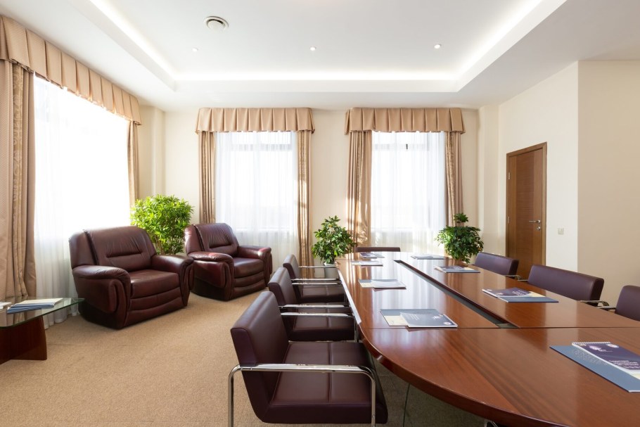 Резидент отель Дубна