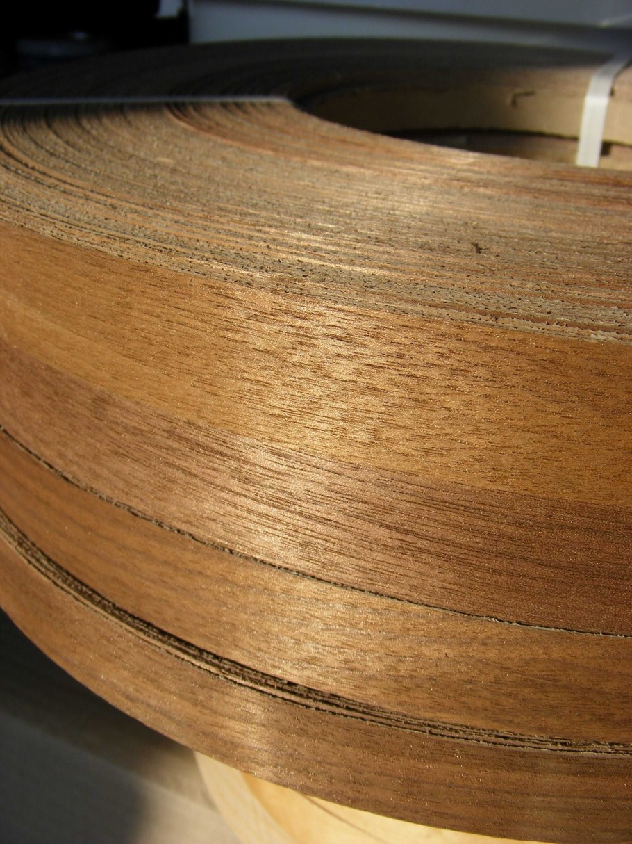 Мебельная кромка шпон