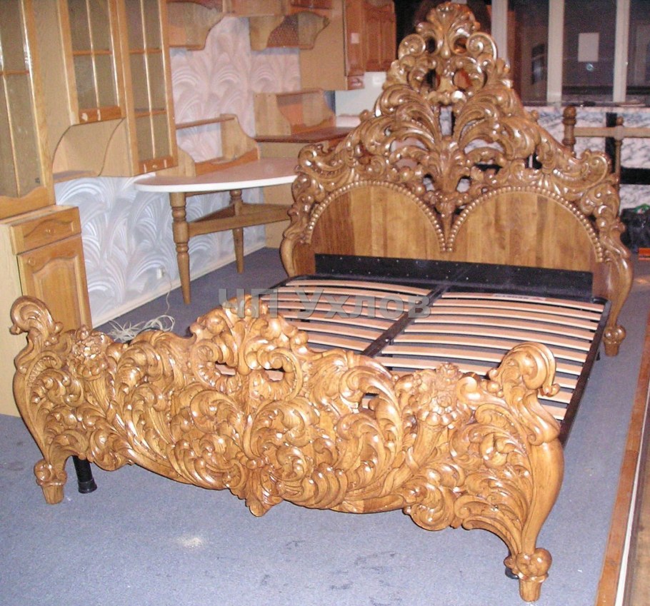 Кроватки из дерева на станке