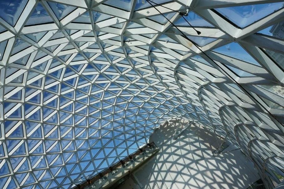 Спайдерное остекление купола