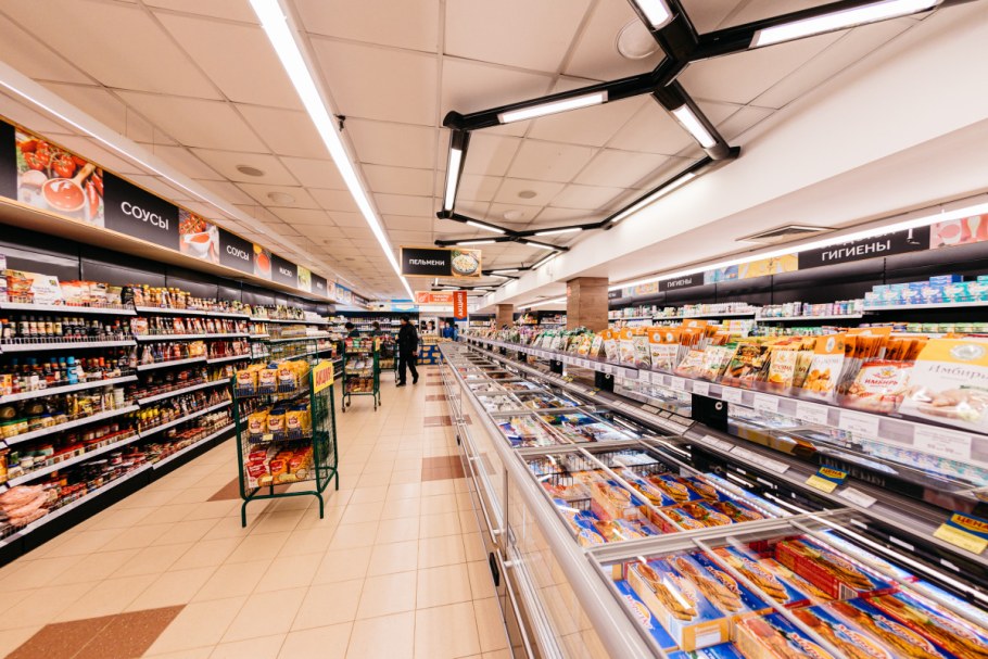 Огромный супермаркет