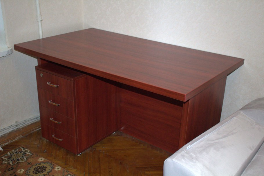 Стол письменный 1200х750х700 цвет вишня