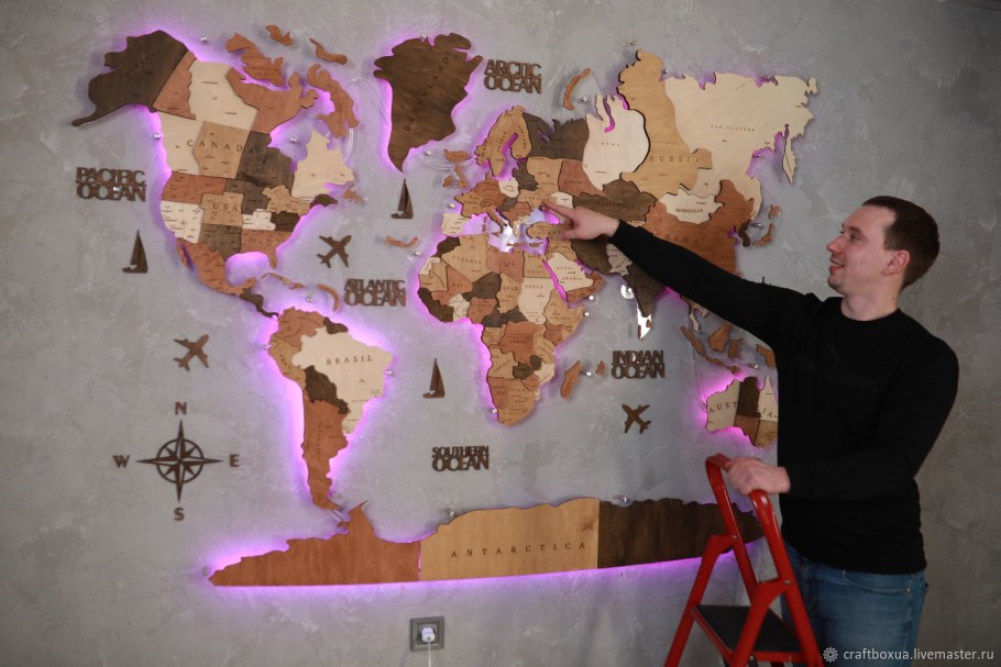 Деревянная карта мира на стену