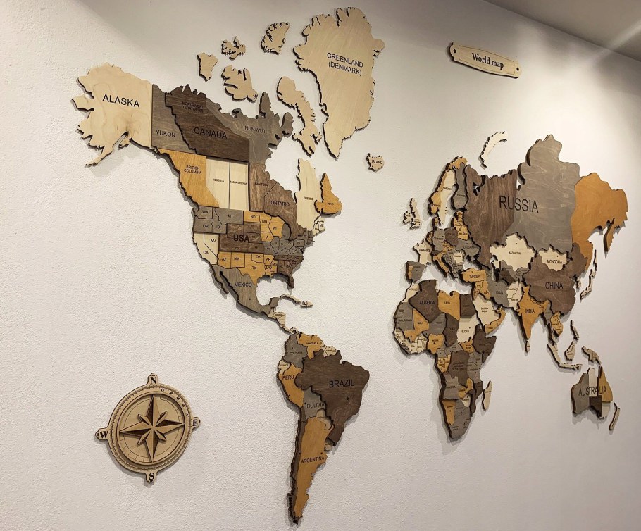 Карта мира из дерева